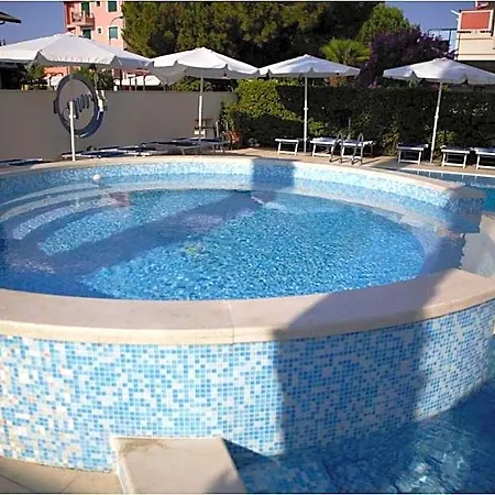 Mare Blu 아파트호텔 4*